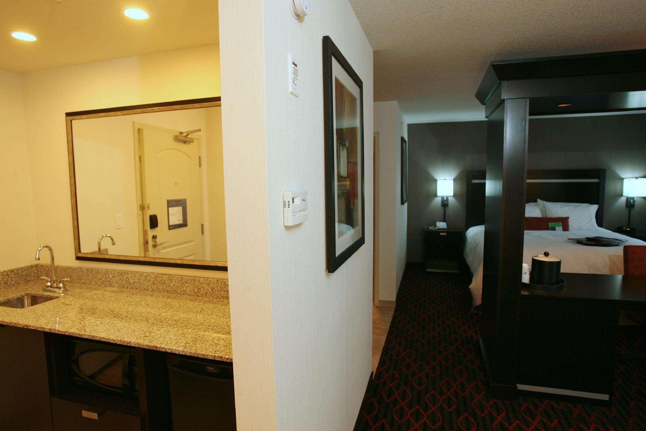 Hampton Inn & Suites Red Deer Penhold Bilik gambar