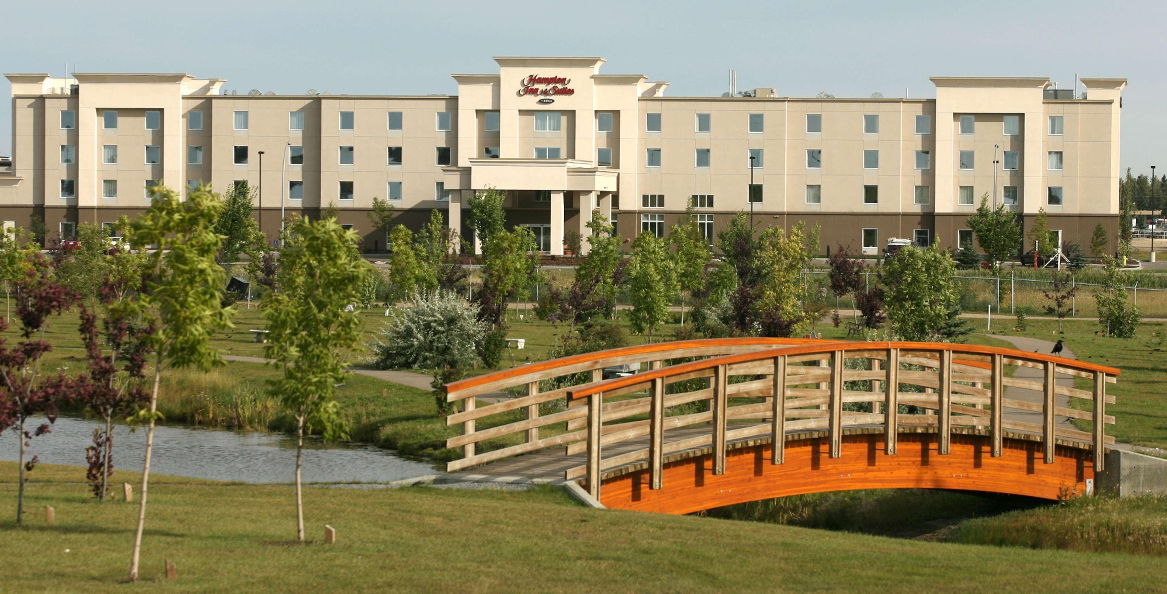 Hampton Inn & Suites Red Deer Penhold Luaran gambar