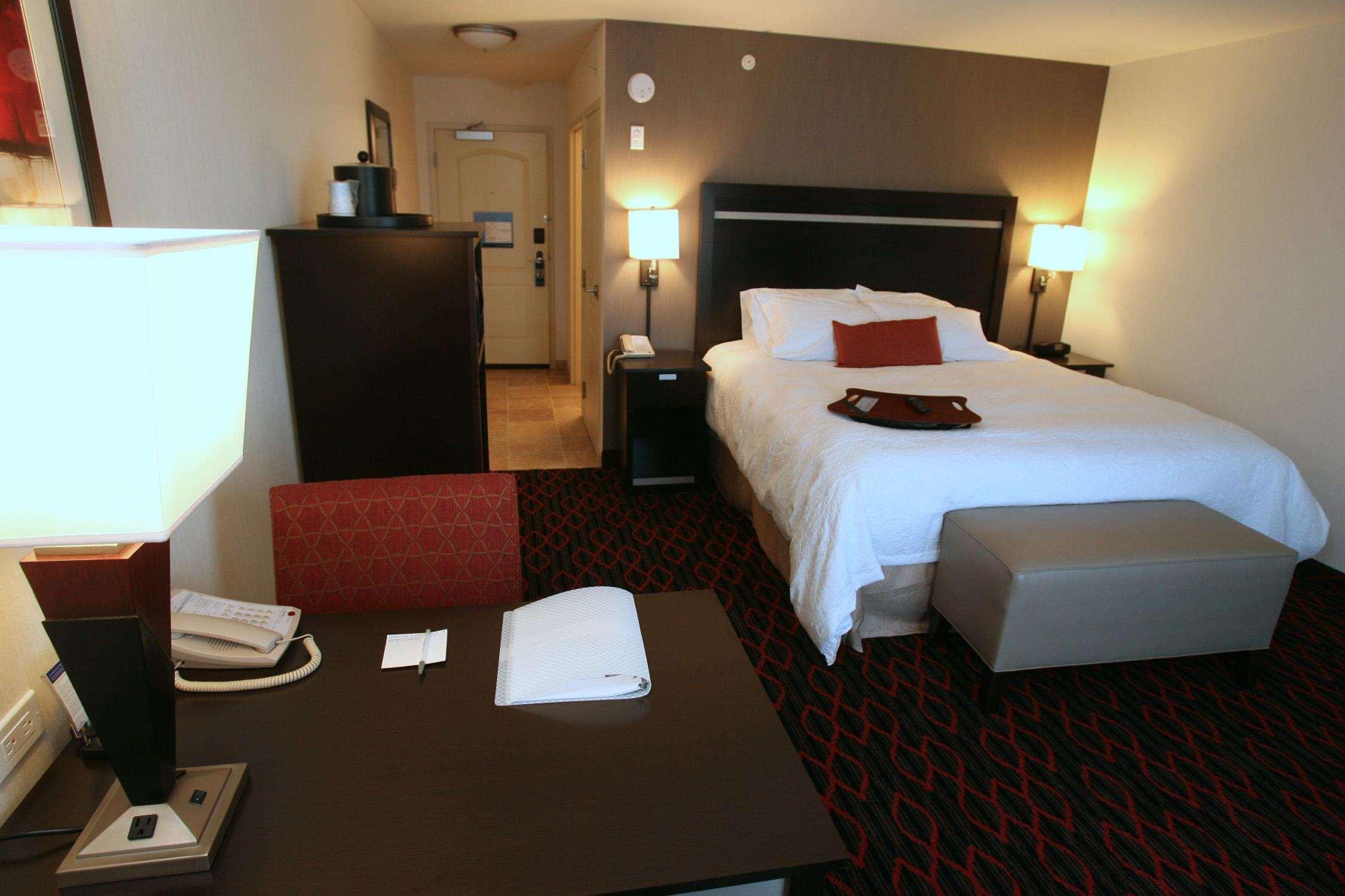 Hampton Inn & Suites Red Deer Penhold Bilik gambar