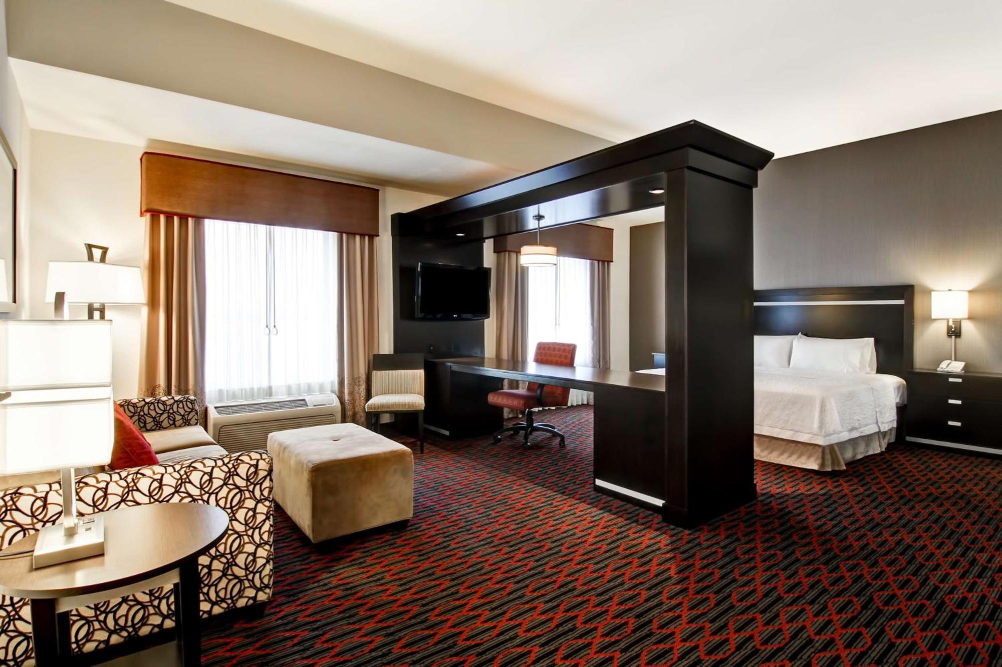 Hampton Inn & Suites Red Deer Penhold Luaran gambar