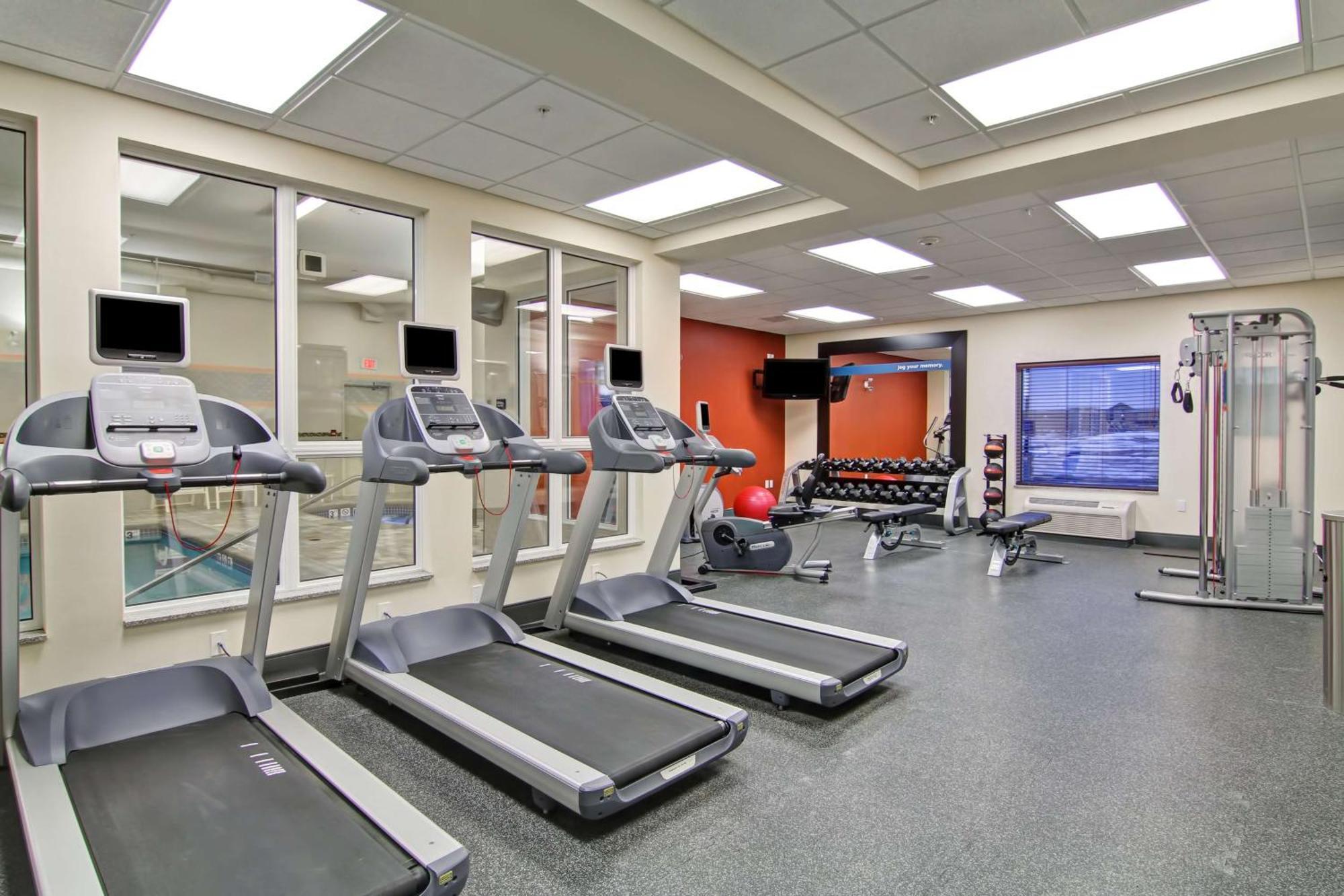 Hampton Inn & Suites Red Deer Penhold Luaran gambar