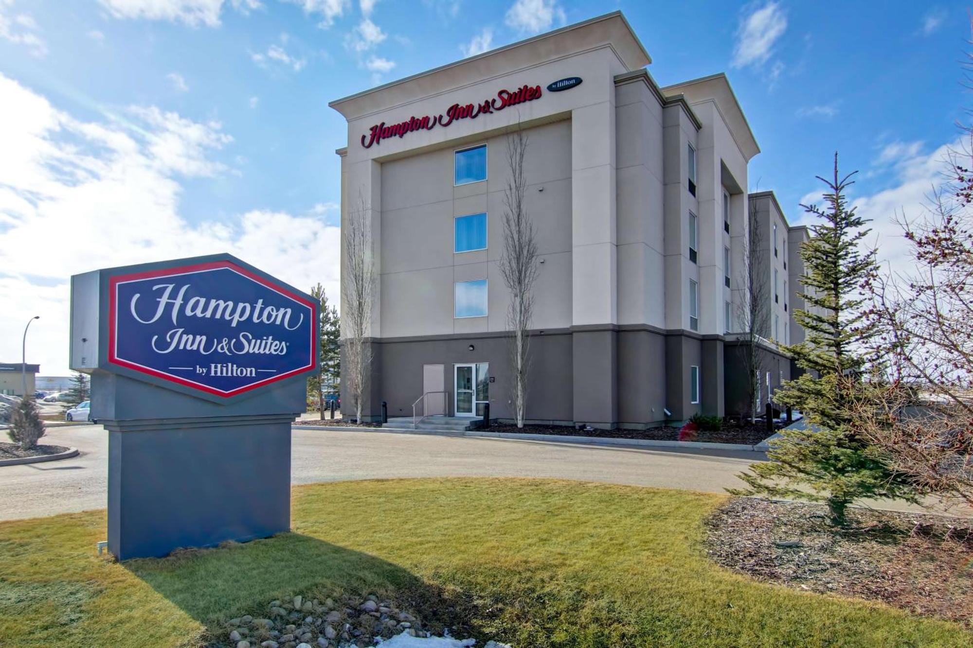 Hampton Inn & Suites Red Deer Penhold Luaran gambar